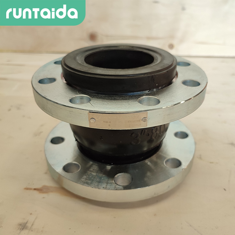 正確安裝可曲撓橡膠（jiāo）接頭